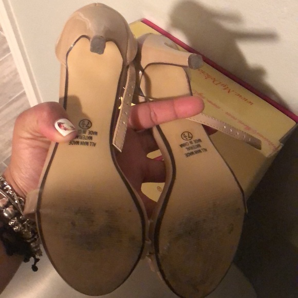 Nude heels - Picture 3 of 3